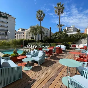 4* Hotel Le Canberra
